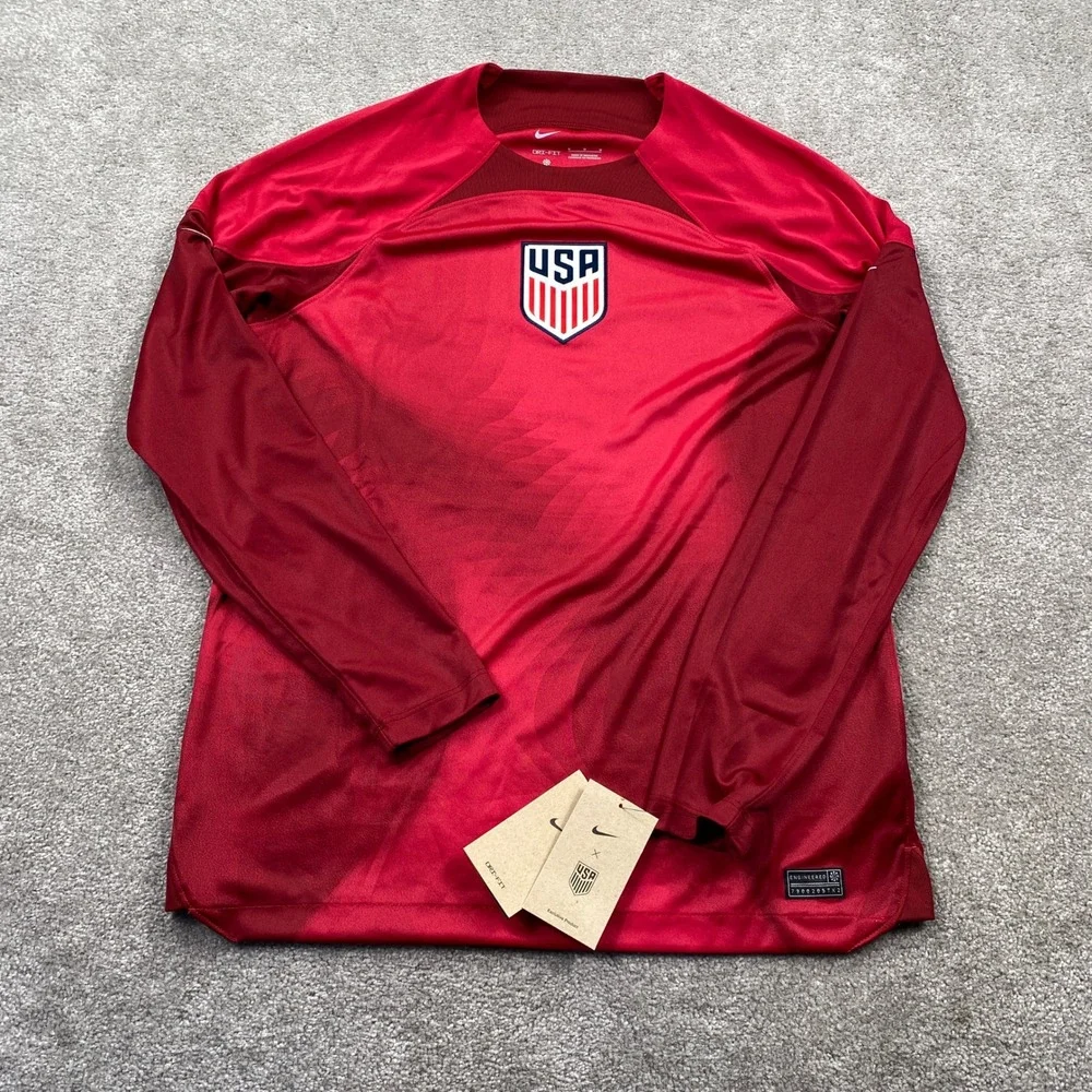 Nike USMNT Soccer Jersey Mens Medium Red Long Sleeve Dri-FIT Training DN0672-614
